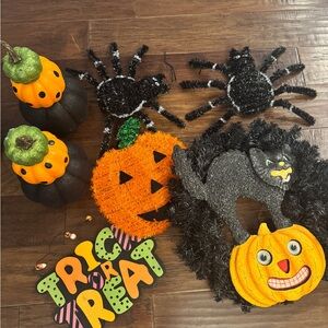 Halloween Decor - 7pc set. Great condition.